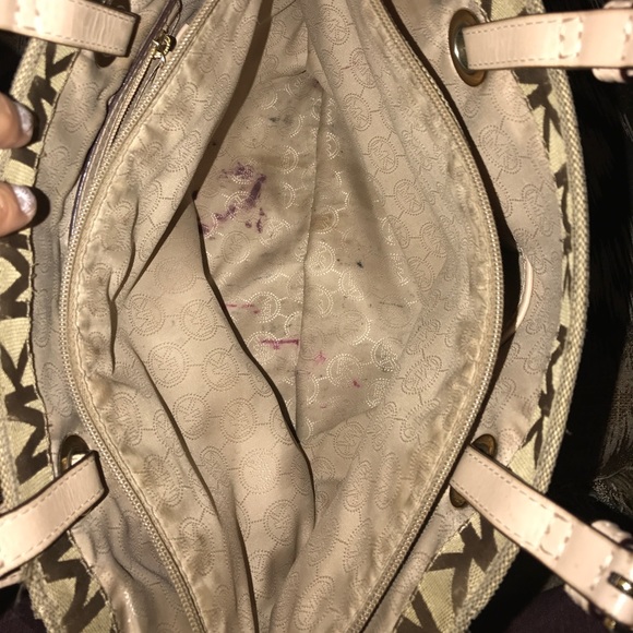 Micheal kors purse - Picture 5 of 5